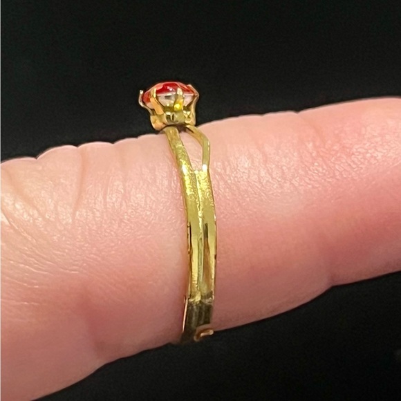 Adjustable Gold Tone Ring with Red Gemstone Size 7 - Picture 8 of 11